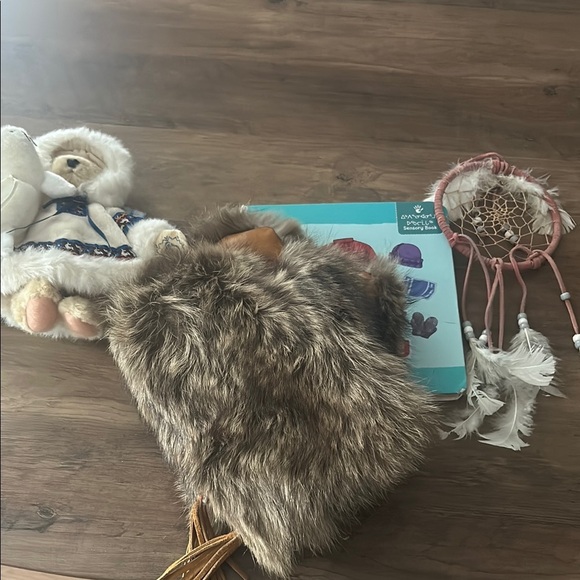 Other - Fur mitts with Dreamcatcher and Teddy Bear
book and dream catcher